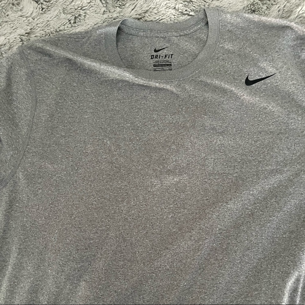 Nike Dri -Fit short sleeve shirt. Mens size xxl